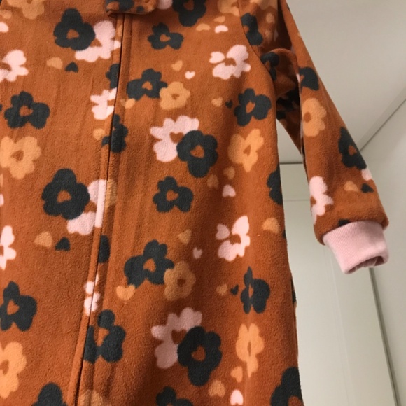 Carters 2T Toddler Fleece Sleeper Onesie With Feet Flowers and Hearts NWOT - Picture 3 of 5